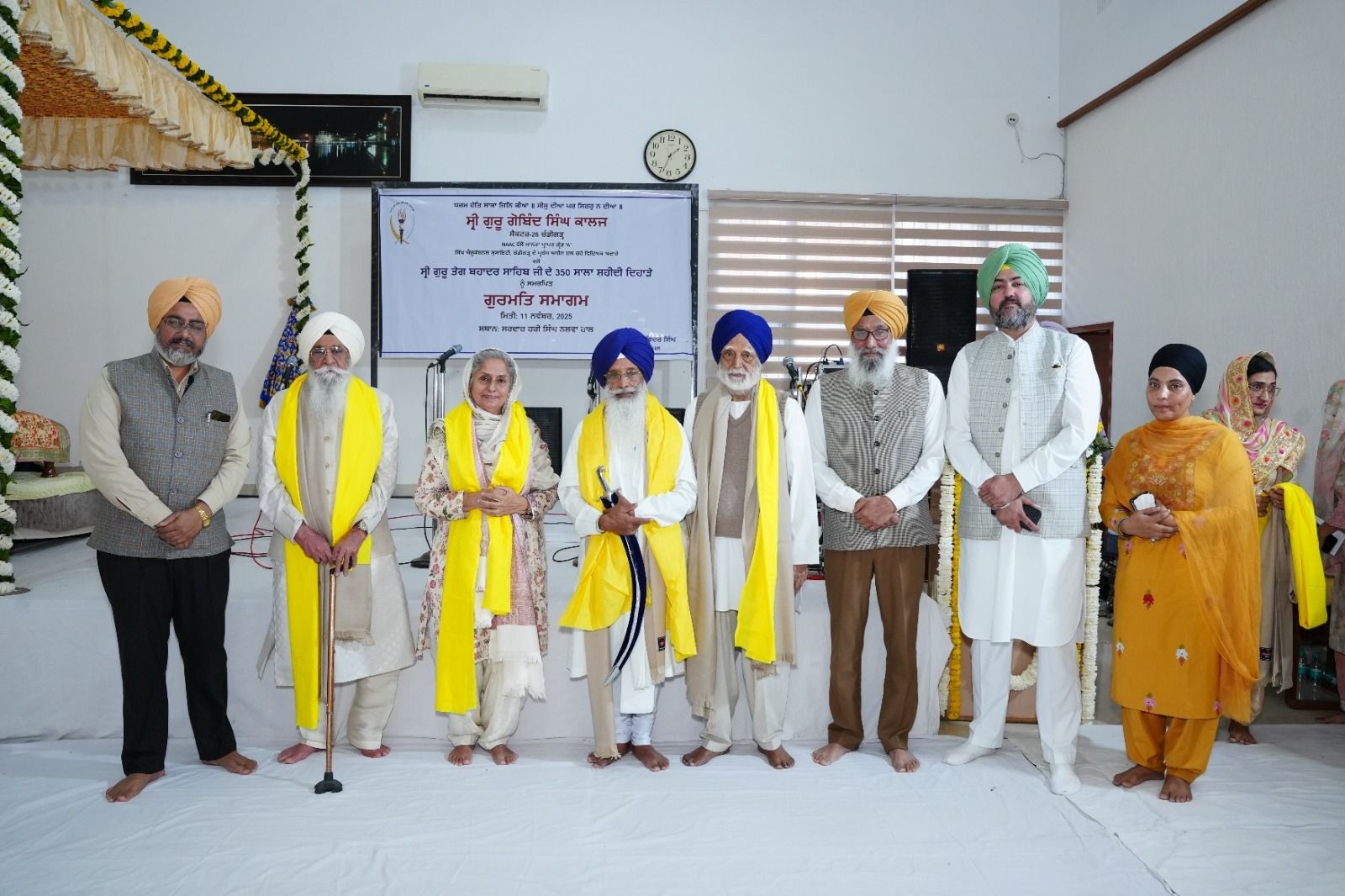 Prof. Manjit Singh (former Jathedar, Sri Anandpur Sahib) and SES members being felicitated by the Principal and faculty.